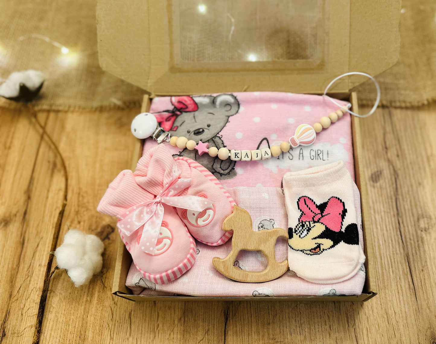 Zestaw baby box różowe buciki