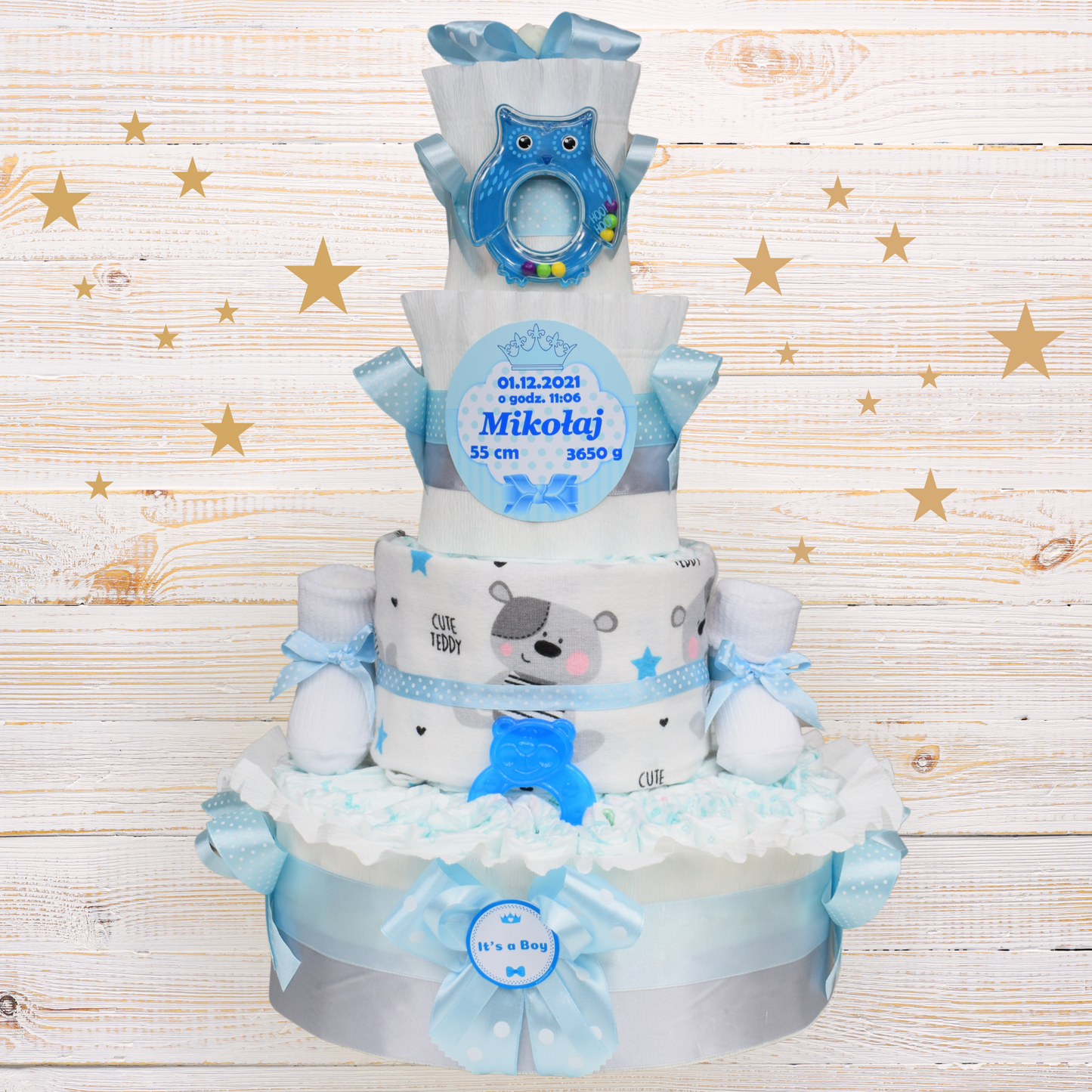 Duży tort z pieluch