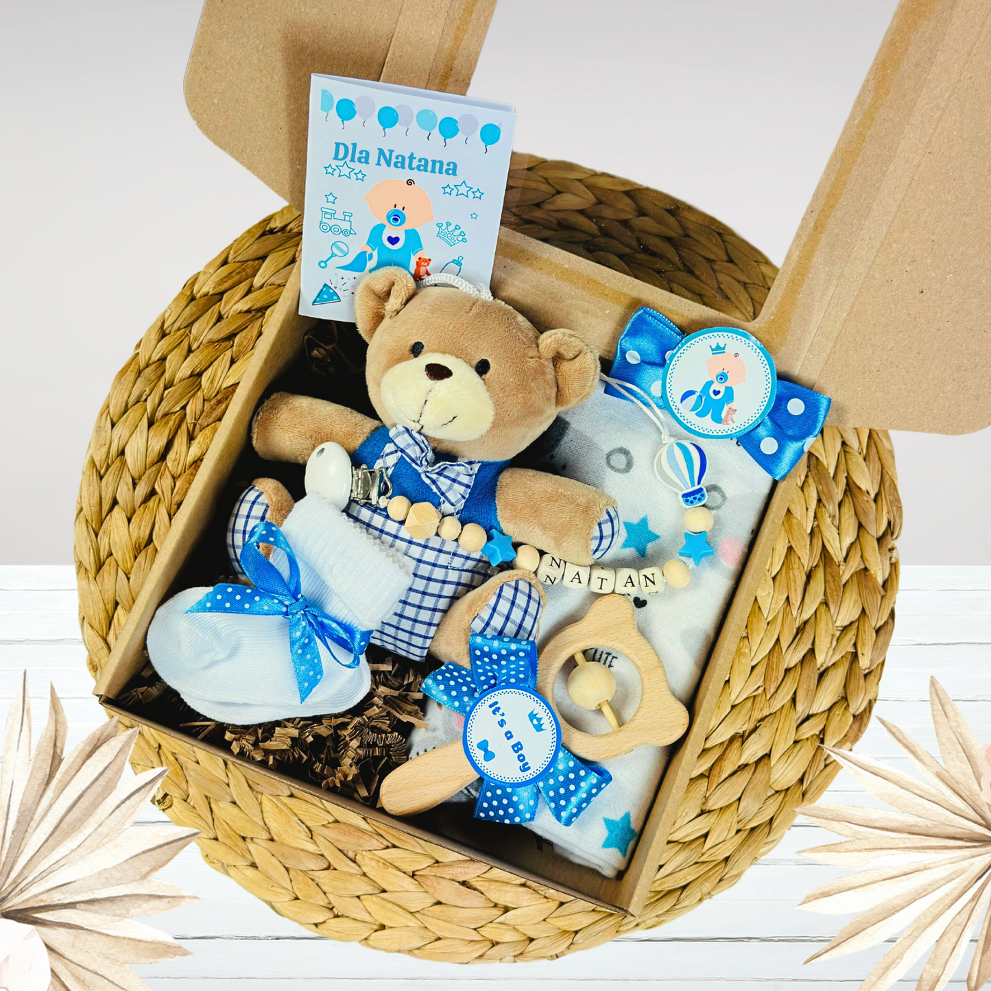 Zestaw prezentowy gift baby box niebieski zawieszka do smoczka