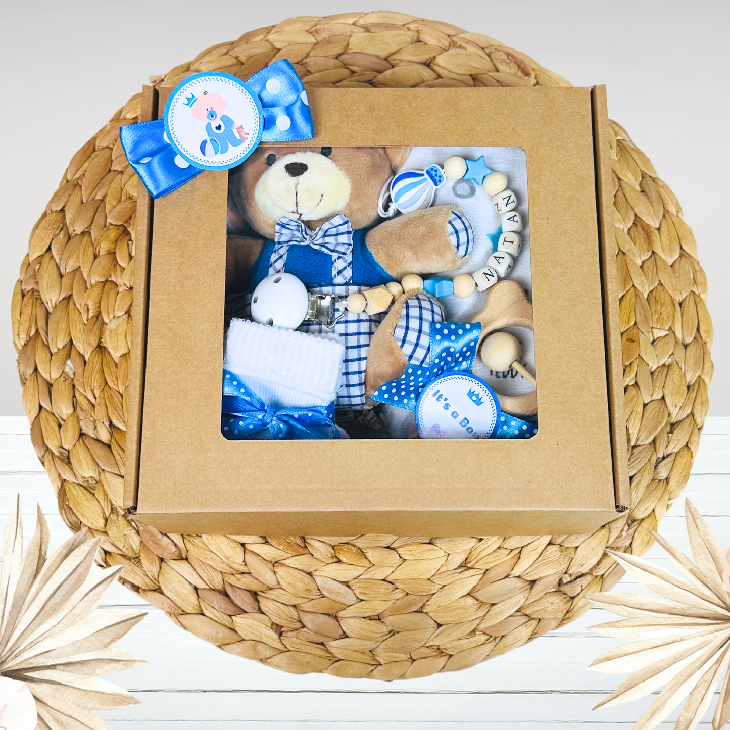 Zestaw prezentowy gift baby box niebieski zawieszka do smoczka