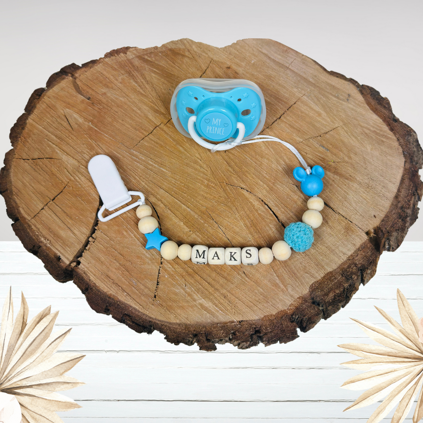 Zestaw prezentowy gift baby box niebieski zawieszka do smoczka PM02